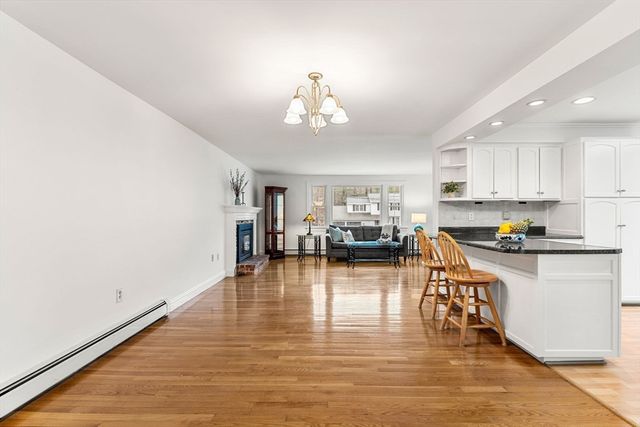 35 Langdale Dr, Hampton, NH 03842