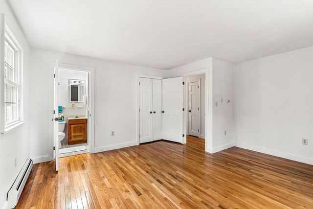 35 Langdale Dr, Hampton, NH 03842