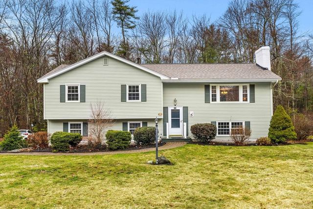 35 Langdale Dr, Hampton, NH 03842
