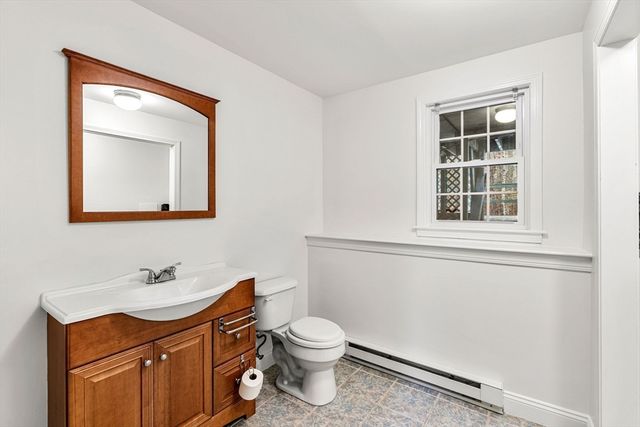 35 Langdale Dr, Hampton, NH 03842