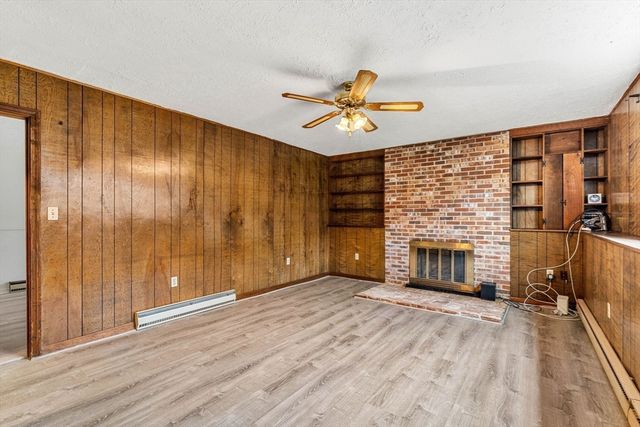 35 Langdale Dr, Hampton, NH 03842