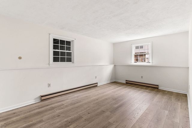 35 Langdale Dr, Hampton, NH 03842