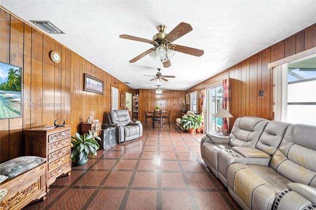 9590 SW 51st Ter, Miami, FL 33165