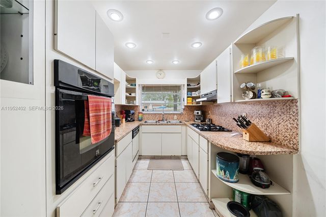 9590 SW 51st Ter, Miami, FL 33165