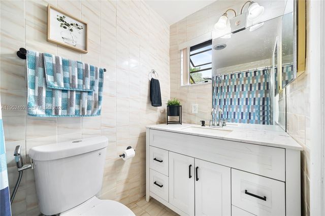 9590 SW 51st Ter, Miami, FL 33165