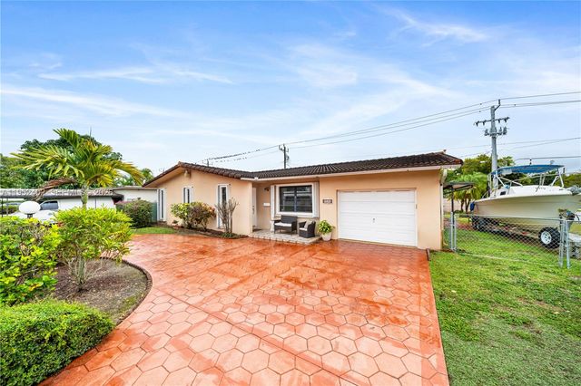 9590 SW 51st Ter, Miami, FL 33165