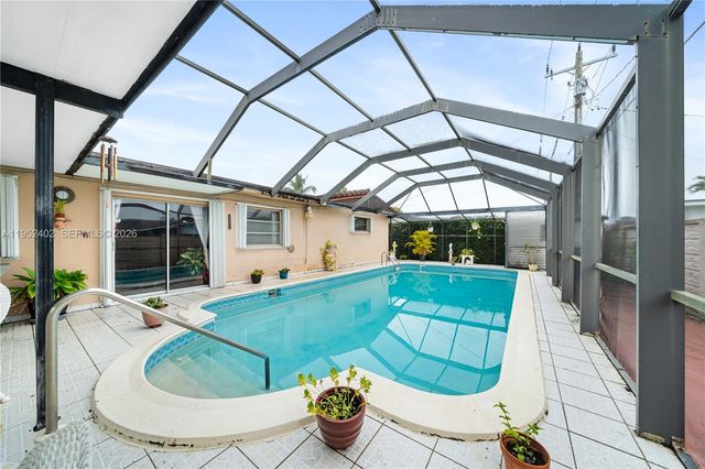 9590 SW 51st Ter, Miami, FL 33165