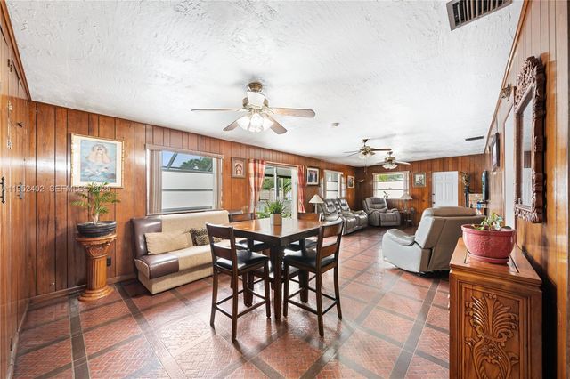 9590 SW 51st Ter, Miami, FL 33165