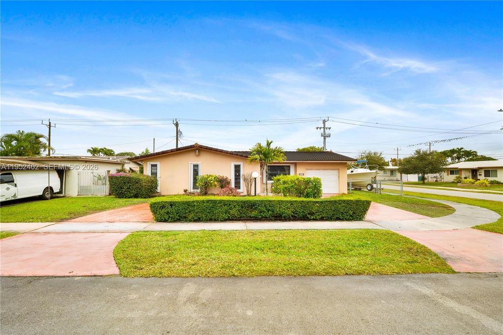 9590 SW 51st Ter, Miami, FL 33165