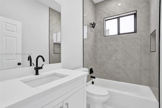2445 SW 43rd Ter, Fort Lauderdale, FL 33317