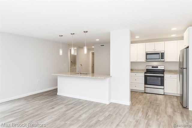 8200 E Jefferson Avenue 1107, Detroit, MI 48214