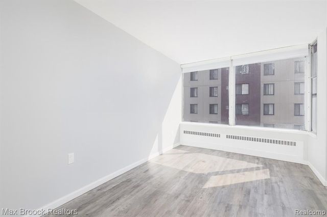 8200 E Jefferson Avenue 1107, Detroit, MI 48214