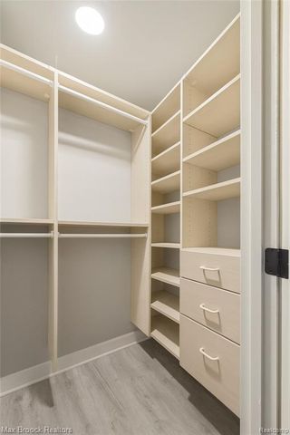 8200 E Jefferson Avenue 1107, Detroit, MI 48214