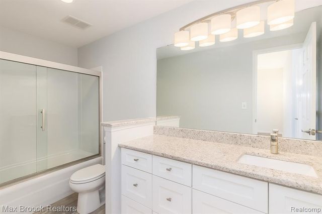 8200 E Jefferson Avenue 1107, Detroit, MI 48214