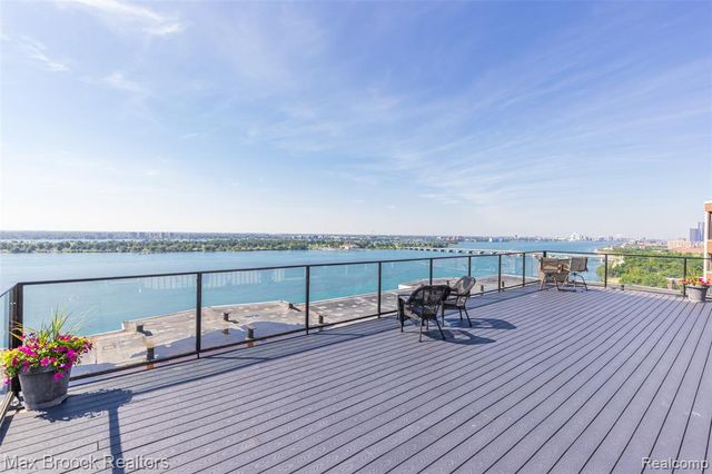 8200 E Jefferson Avenue 1107, Detroit, MI 48214