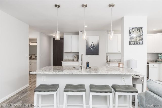 8200 E Jefferson Avenue 1107, Detroit, MI 48214