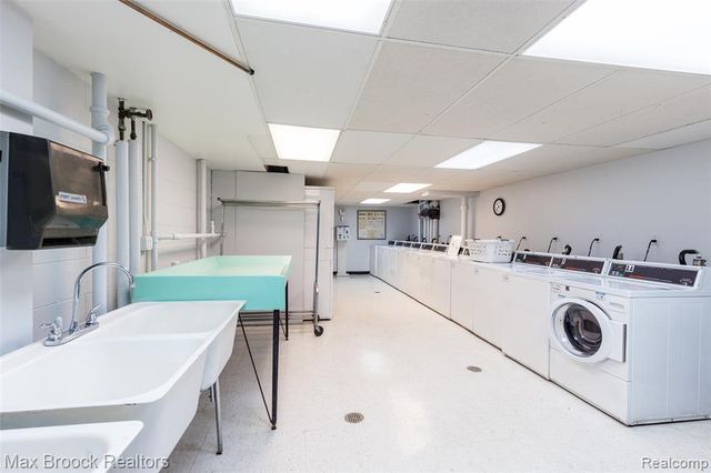 8200 E Jefferson Avenue 1107, Detroit, MI 48214