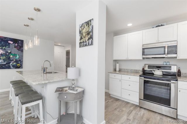 8200 E Jefferson Avenue 1107, Detroit, MI 48214