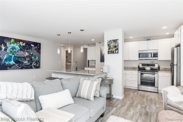 8200 E Jefferson Avenue 1107, Detroit, MI 48214