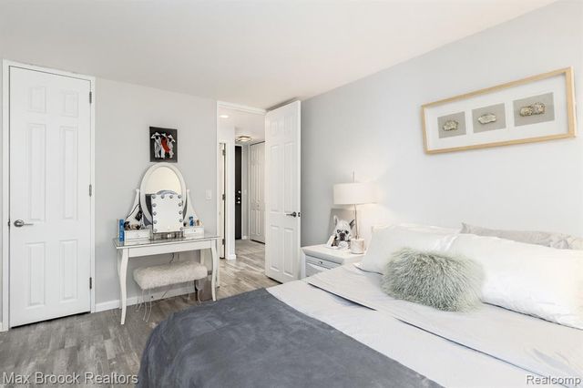 8200 E Jefferson Avenue 1107, Detroit, MI 48214