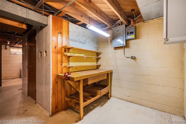 1727 Highview Street, Dearborn, MI 48128