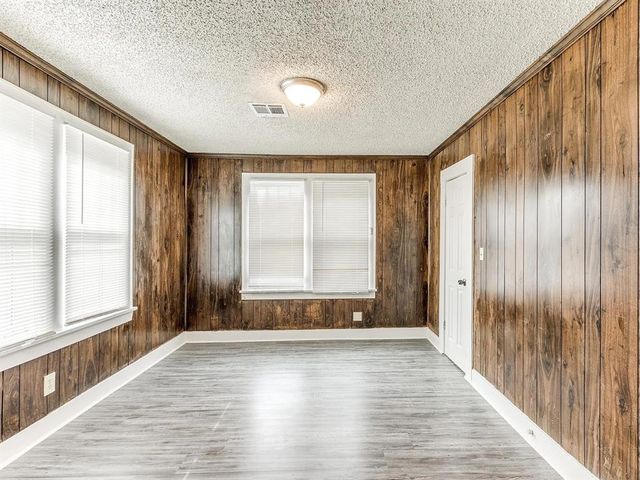 2221 N Jordan Avenue, Oklahoma City, OK 73111