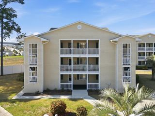 201 Landing Rd Apt H, North Myrtle Beach, SC 29582