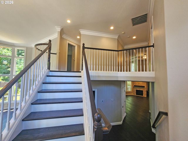 11376 Se HIGHLAND Loop, Clackamas, OR 97015
