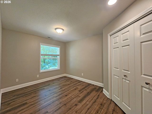 11376 Se HIGHLAND Loop, Clackamas, OR 97015