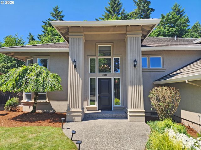 11376 Se HIGHLAND Loop, Clackamas, OR 97015