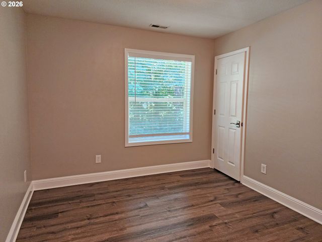 11376 Se HIGHLAND Loop, Clackamas, OR 97015