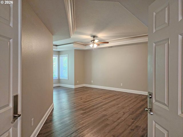 11376 Se HIGHLAND Loop, Clackamas, OR 97015