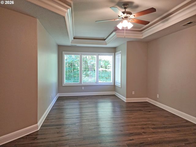 11376 Se HIGHLAND Loop, Clackamas, OR 97015