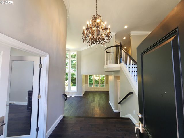 11376 Se HIGHLAND Loop, Clackamas, OR 97015