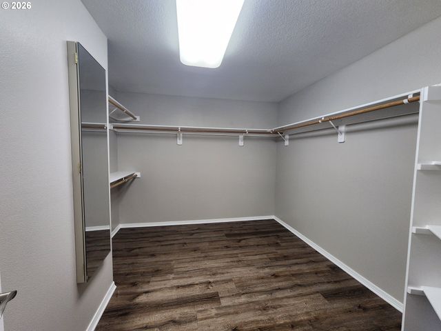 11376 Se HIGHLAND Loop, Clackamas, OR 97015