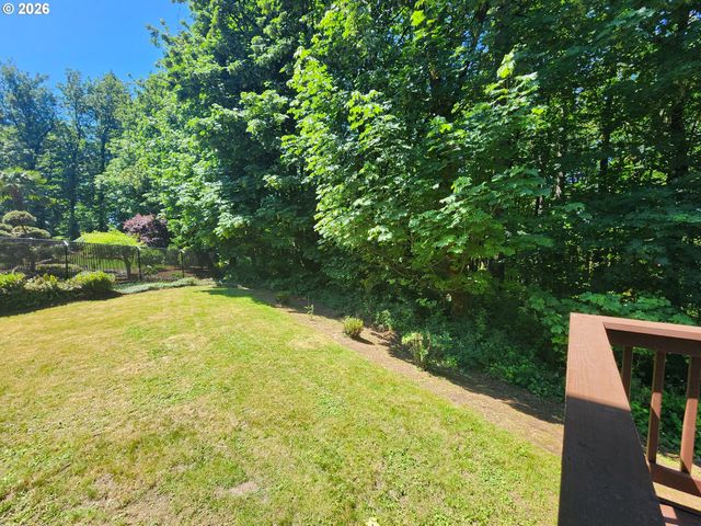 11376 Se HIGHLAND Loop, Clackamas, OR 97015