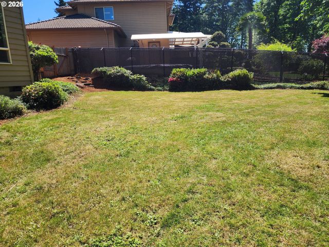 11376 Se HIGHLAND Loop, Clackamas, OR 97015