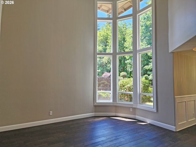 11376 Se HIGHLAND Loop, Clackamas, OR 97015