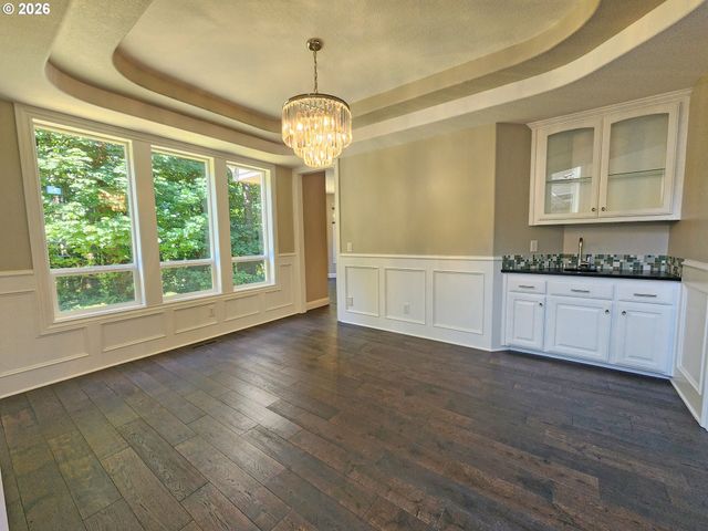 11376 Se HIGHLAND Loop, Clackamas, OR 97015
