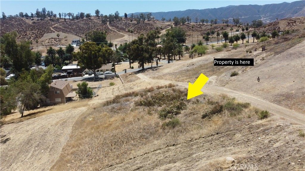 32 Robertson St, Lake Elsinore, CA 92530 — exterior