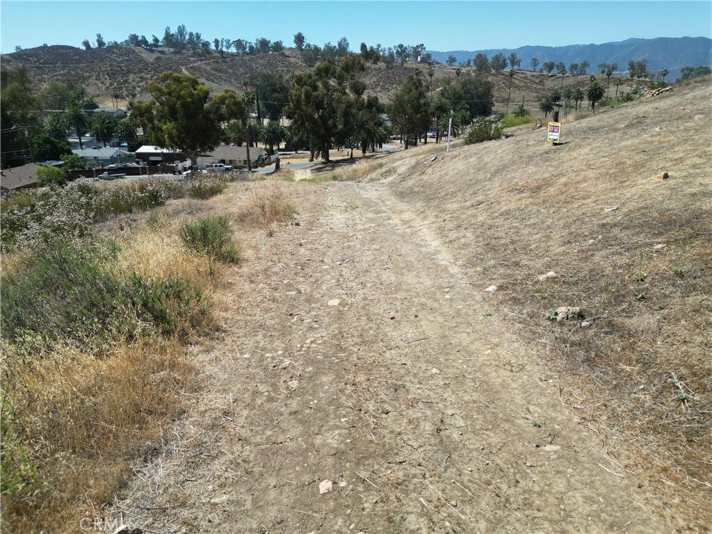 32 Robertson St, Lake Elsinore, CA 92530 — photo 5