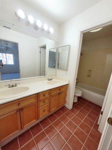 4224 Pinehurst Cir, Stockton, CA 95219