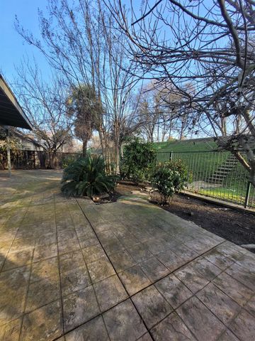 4224 Pinehurst Cir, Stockton, CA 95219