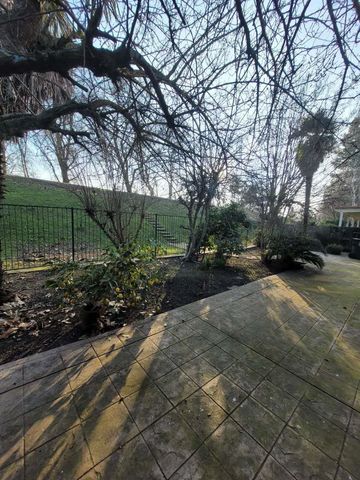 4224 Pinehurst Cir, Stockton, CA 95219