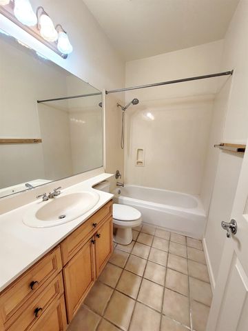 4224 Pinehurst Cir, Stockton, CA 95219