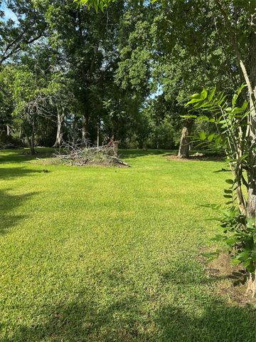 2307 E James Street, Baytown, TX 77520