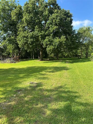 2307 E James Street, Baytown, TX 77520
