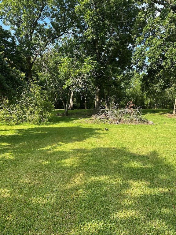 2307 E James Street, Baytown, TX 77520
