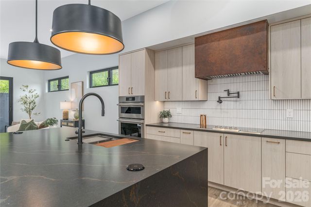 19 Woodbine Road, Asheville, NC 28804