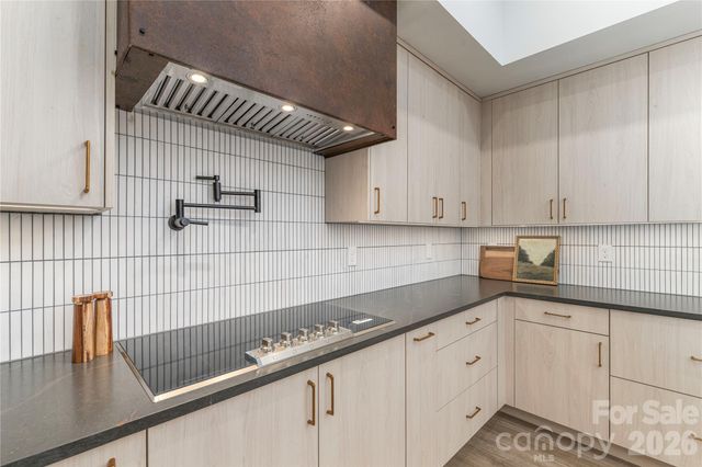 19 Woodbine Road, Asheville, NC 28804